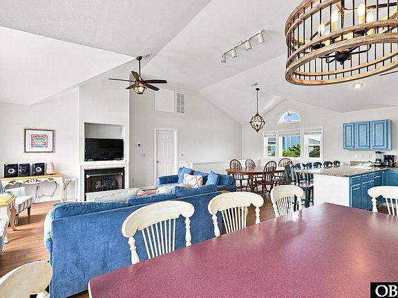 3rd image of 742 Starfish Ct