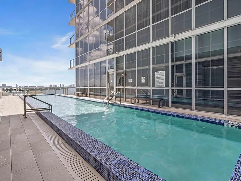 1100 Biscayne Blvd #4002 — Photo 40