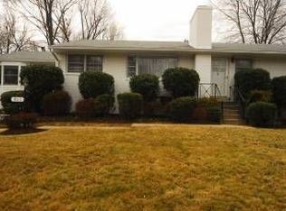 402 Moorefield Rd SW, Vienna, VA 22180