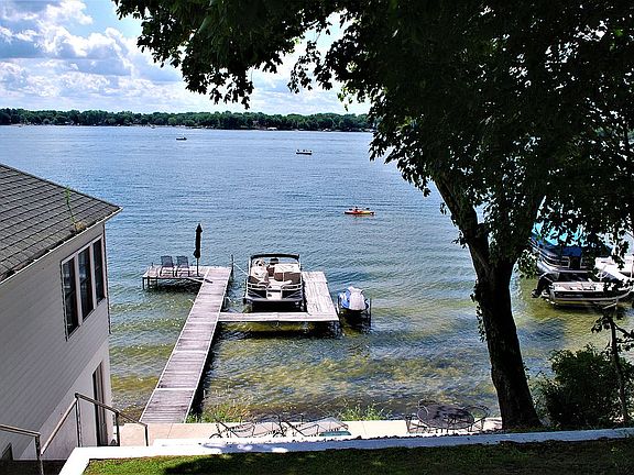 Boathouse, pier & frontage.