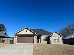 1211 Ridgefield Cir, Searcy, AR 72143