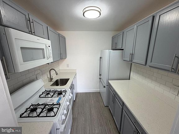 5th image of 7608 Savannah St APT 203