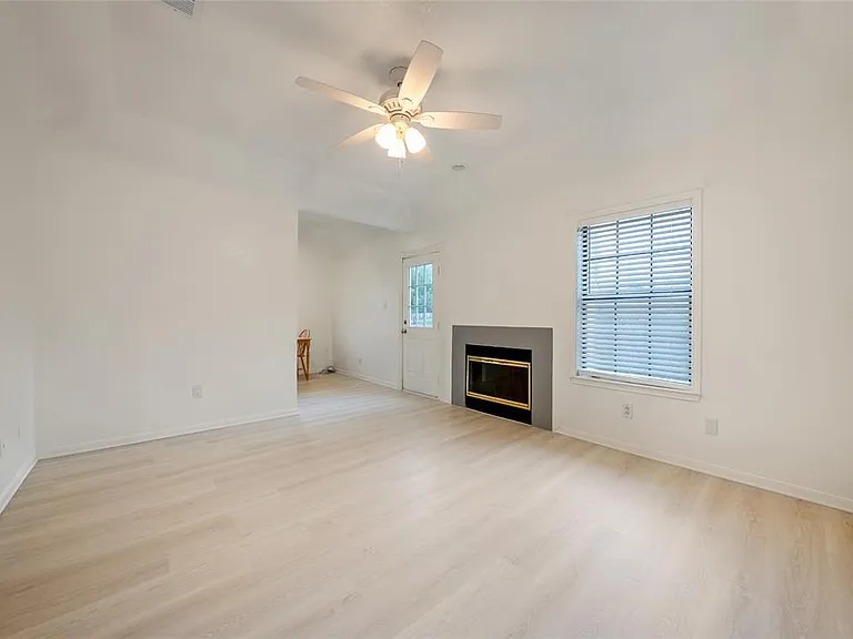 1702 Ireland Dr — Photo 5
