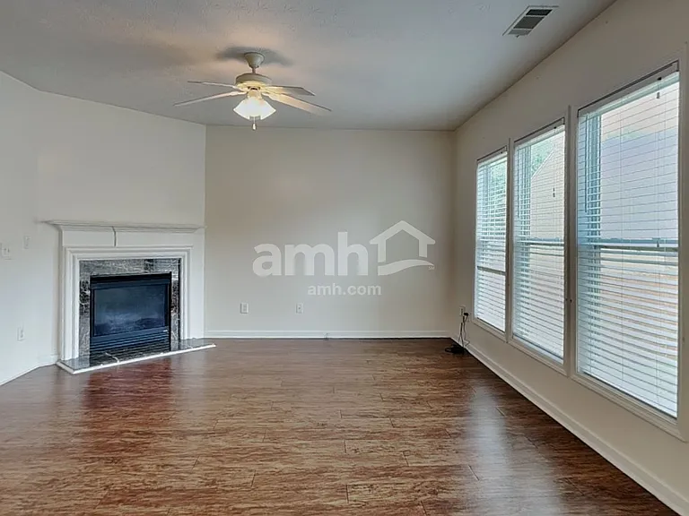 4305 Windale Dr — Photo 7