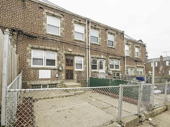 4th image of 5823 Newtown Ave