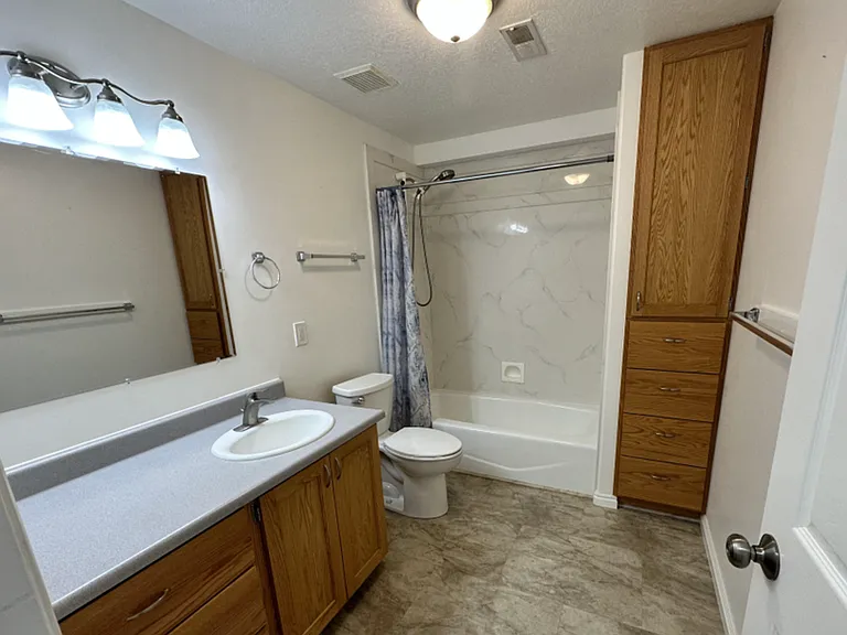 735 N 1200 E #B — Photo 5