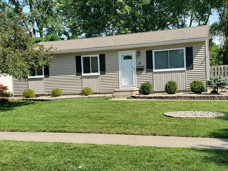 736 Glenwyth Rd — Photo 1