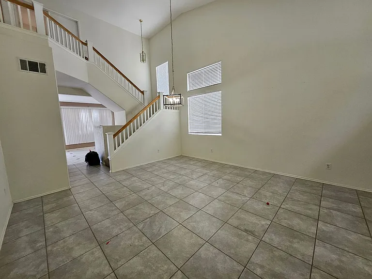 37147 Alder St — Photo 3