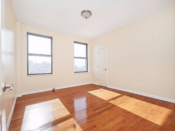 3rd image of 3569 Broadway APT 10A