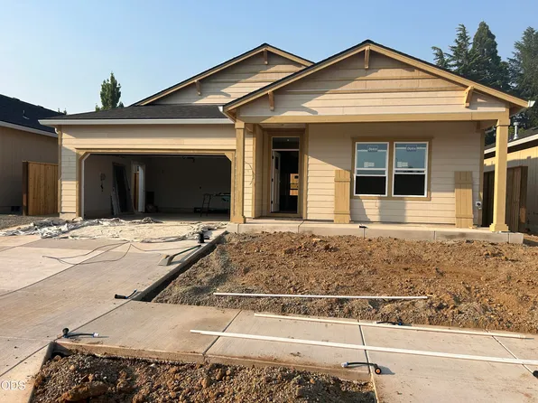 2229 Piazza Dr, Medford, OR 97501