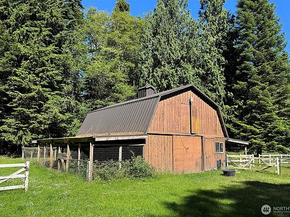 2nd image of 537 Herrick Road