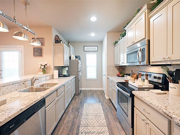 5th image of 3437 Summerway Dr