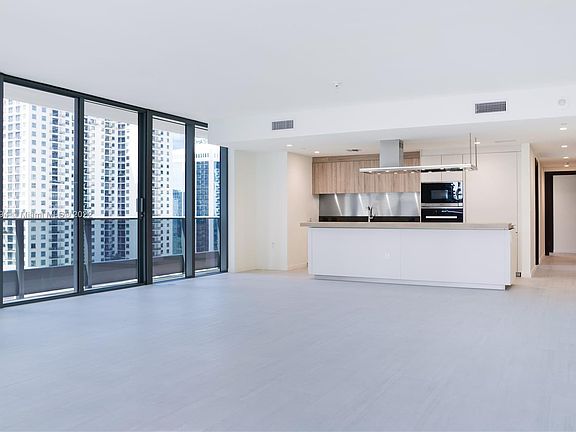 4th image of 1000 Brickell Plz Unit 2002