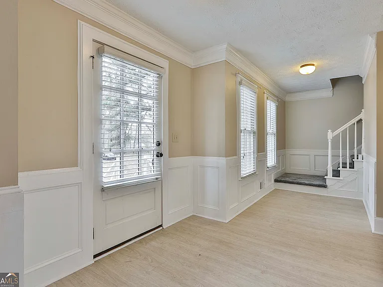 544 Sullivan Rd — Photo 5
