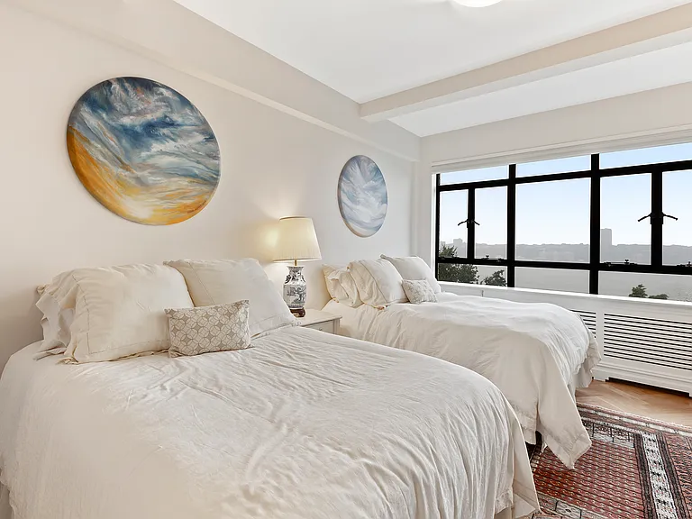 140 Riverside Dr #8H — Photo 9