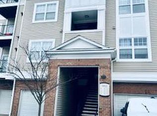 19611 Galway Bay Cir APT 302, Germantown, MD