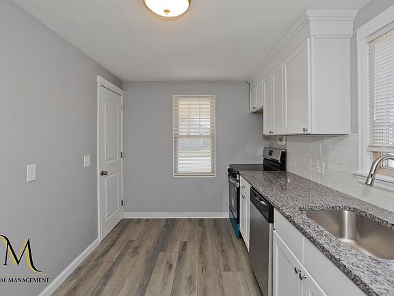 4th image of 320 Island Pond Rd