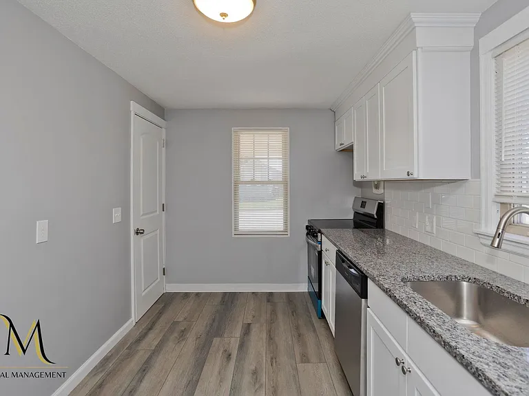 320 Island Pond Rd — Photo 4