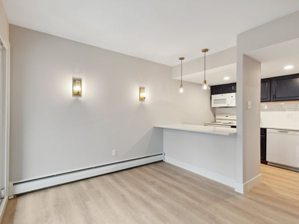 178 W King St #307