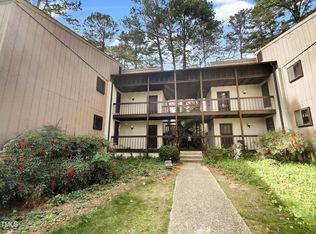 553 Pine Ridge Pl, Raleigh, NC 27609