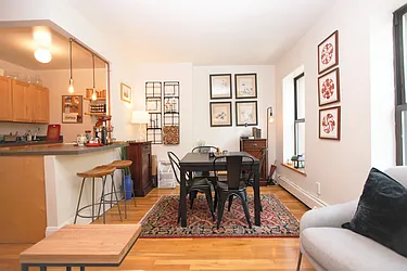 Rented by R New York