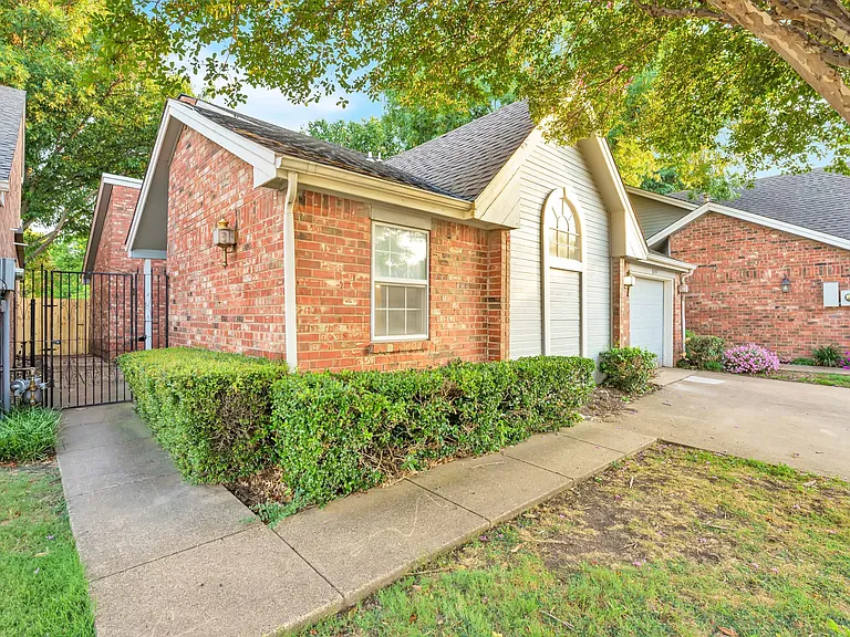 3057 Waterfront Cir — Photo 7