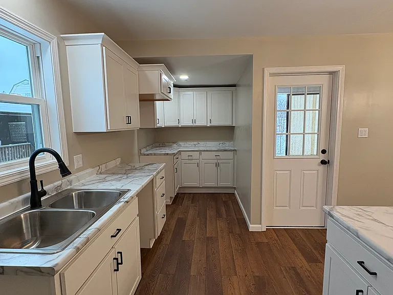 415 Rightmeyer St — Photo 2