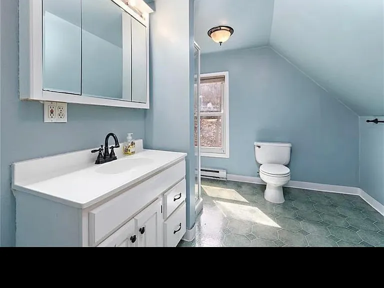 689 Shade Ave — Photo 16