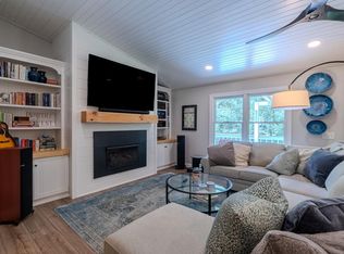 97 Country Bend Rd, Franklin, NC 28734