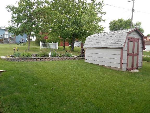 2nd image of 904 Ash St