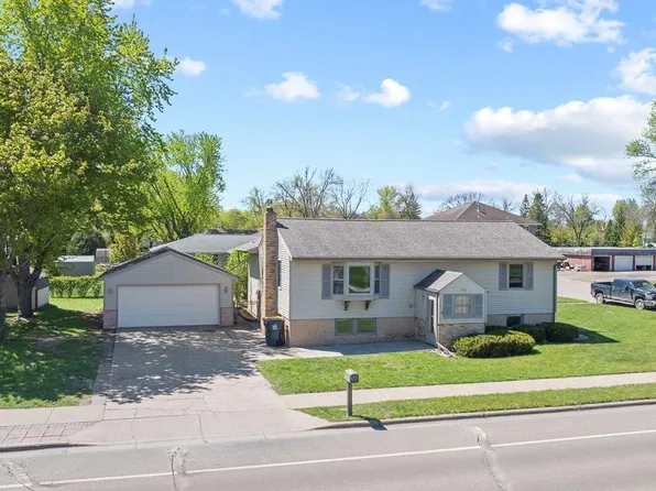 400 E Southview Dr, Marshall, MN 56258