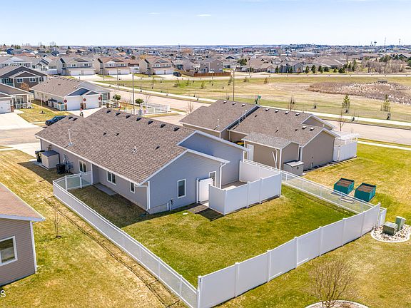 2nd image of 4106 Lorrain Pl