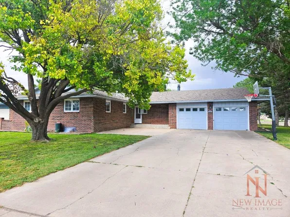 2702 Easy St, Garden City, KS 67846