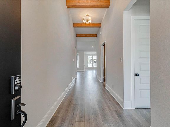 4th image of 4834 Parkgate Ave