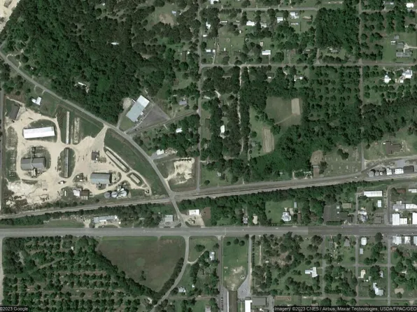 142 Walker St NW, Whigham, GA 39897