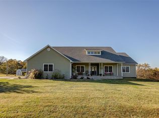 7794 Valley Rd, Plainview, IL 62685