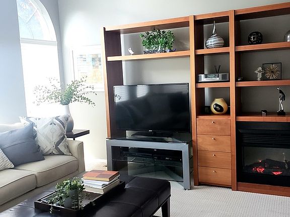 5th image of 322 W Happfield Dr #0