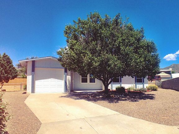 2nd image of 12713 La Cueva Ln NE