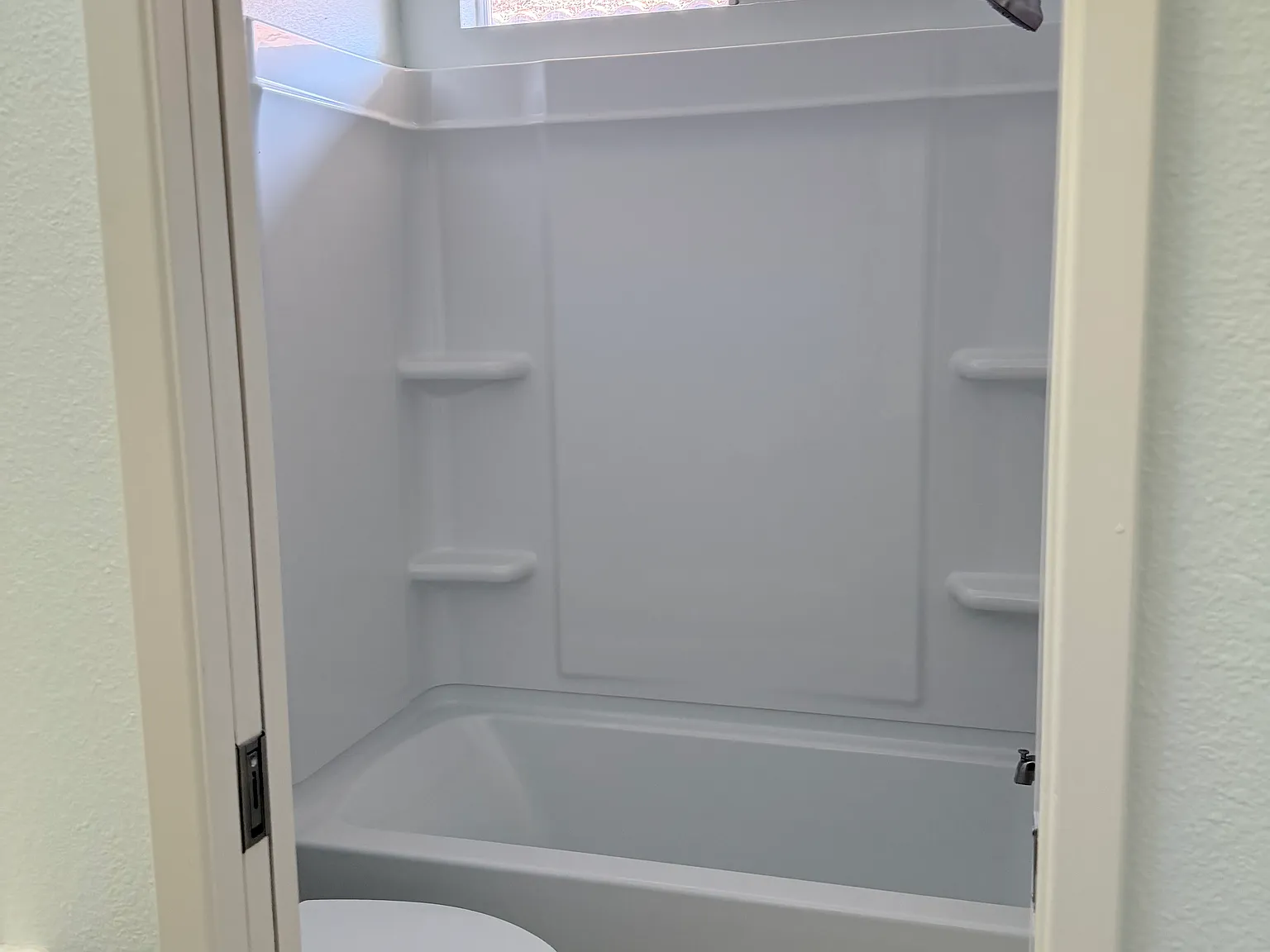 3 bed, 980 sqft, $2,000 — Photo 3