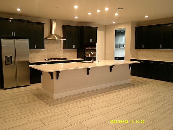 3rd image of 700 Jasmine Ct