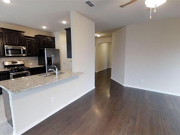 5th image of 4516 Gunnison Dr