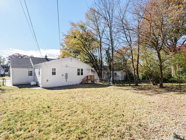 9429 Harold Dr — Photo 26