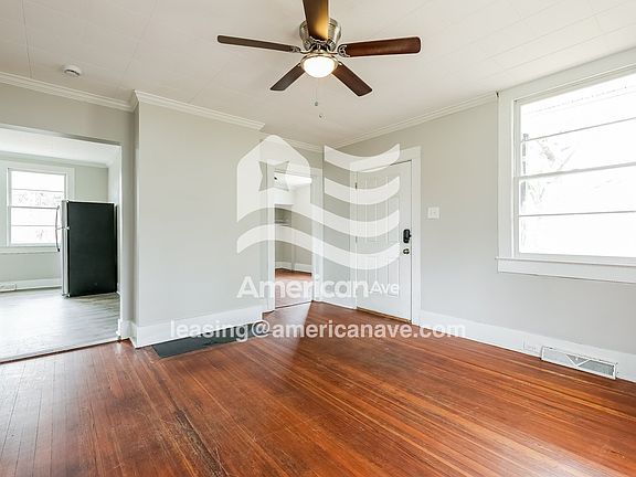 78658_005_wm_-_living_room_13602292.jpg