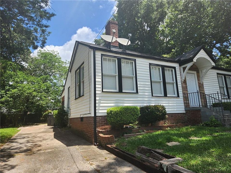 2nd image of 1461 Clermont Ave