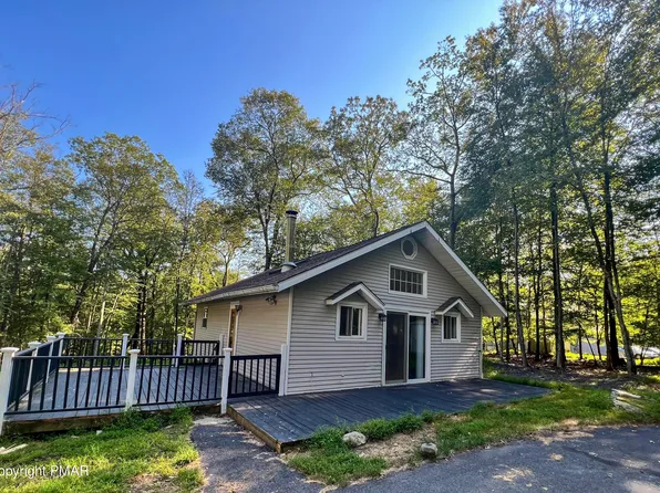 2195 White Dove Dr, East Stroudsburg, PA 18302