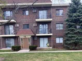 941 N Rohlwing Rd, Addison, IL 60101