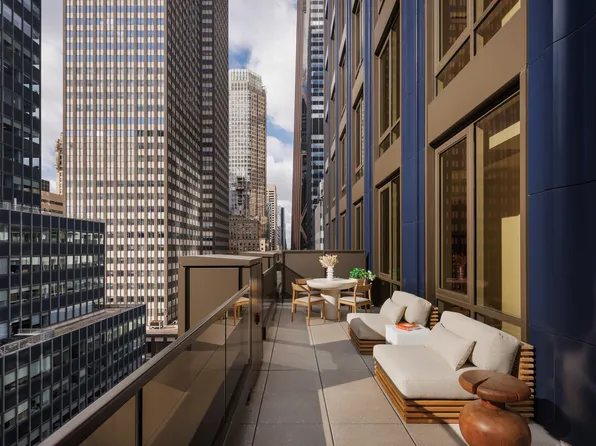 135 East 47th Street image 5 of 17