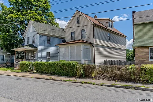 222 Strayer St Photo 1
