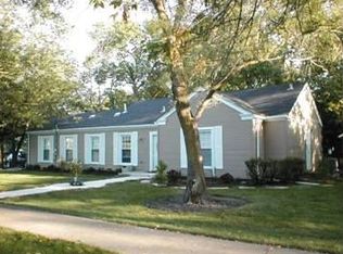 298 Wagner Rd, Northfield, IL 60093