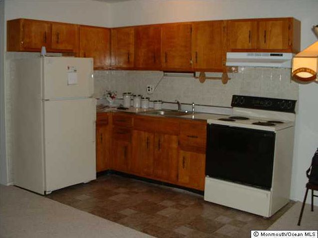 2nd image of 16 Crestwood Parkway #B